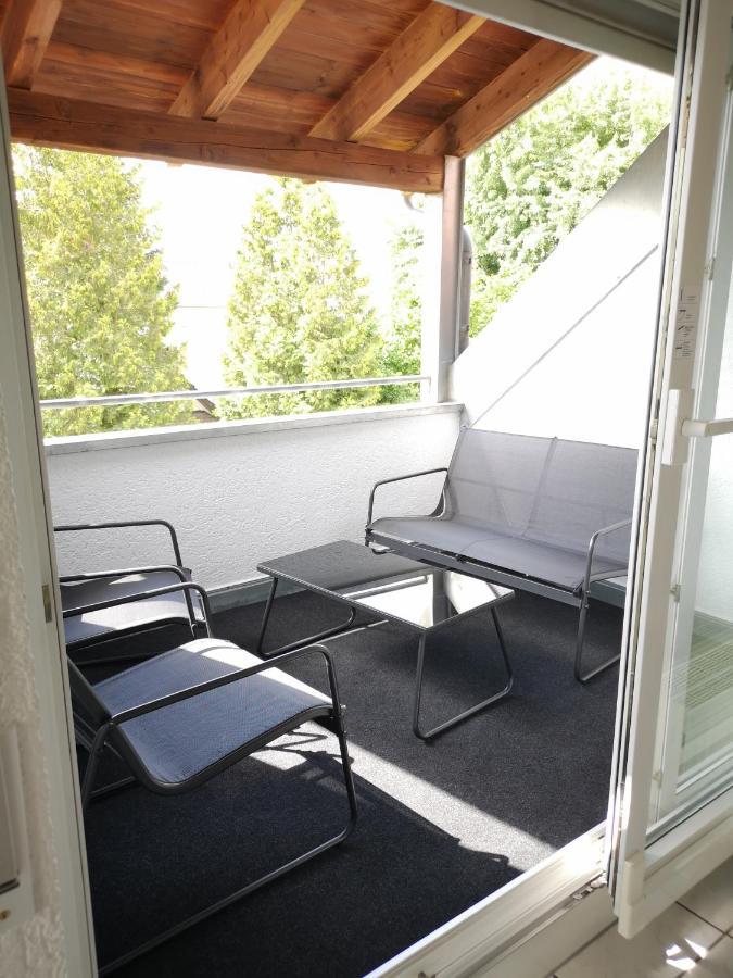 Familienfreundliche Ferienwohnung Mit Wohlfuehlbalkon Und Kostenlosem Parkplatz Nahe Messe Und Bodensee Meckenbeuren Buitenkant foto