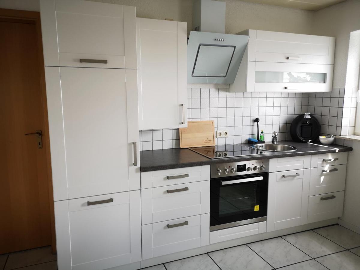 Familienfreundliche Ferienwohnung Mit Wohlfuehlbalkon Und Kostenlosem Parkplatz Nahe Messe Und Bodensee Meckenbeuren Buitenkant foto