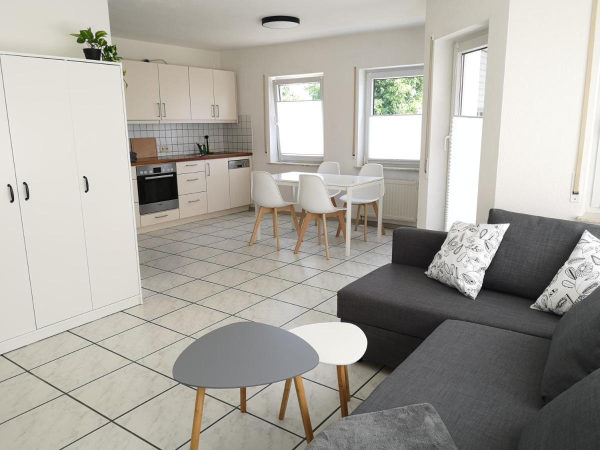Familienfreundliche Ferienwohnung Mit Wohlfuehlbalkon Und Kostenlosem Parkplatz Nahe Messe Und Bodensee Meckenbeuren Buitenkant foto